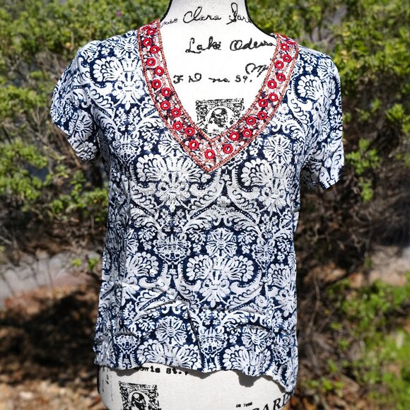 Buttons brand White Blue Print Blouse with Red Embroidered V-Neck - Picture 1 of 2